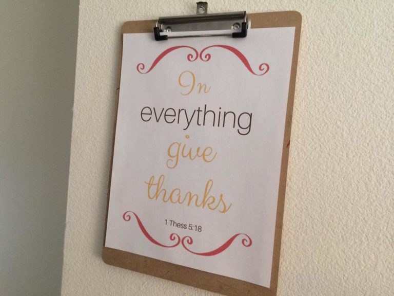 give-thanks-on-the-wall